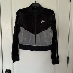 Nike mid length zip up
